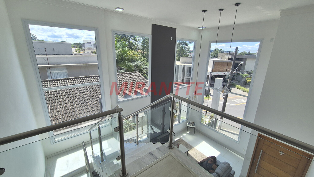 Cond. fechado de 486m² com 3 quartos em Real Parque