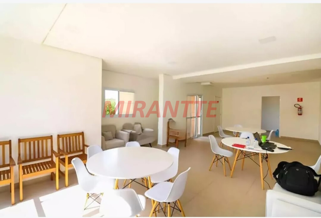 Apartamento de 52m² com 2 quartos em Vila Gustavo