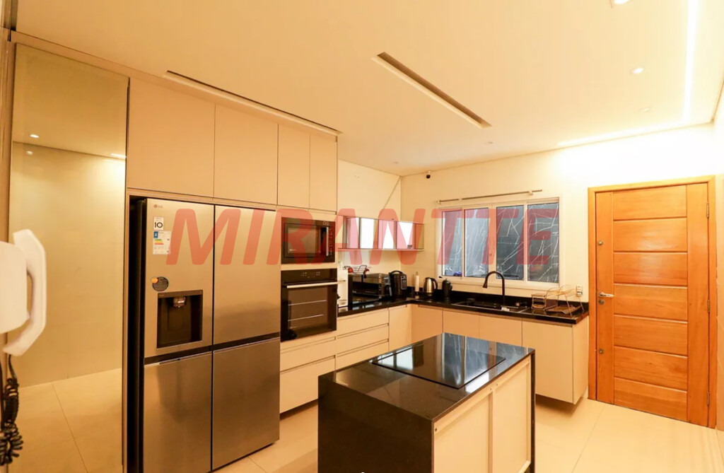Sobrado de 165m² com 3 quartos em Parada  Inglesa
