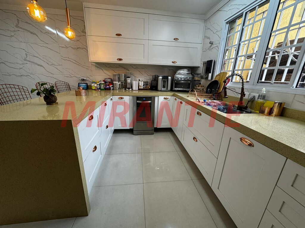 Sobrado de 140m² com 3 quartos em Imirim