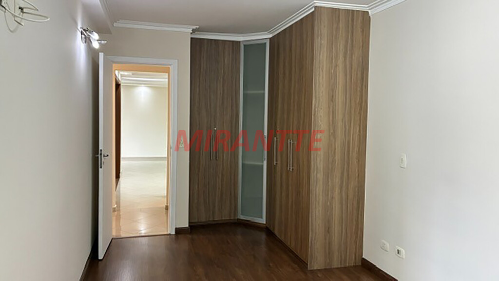 Apartamento de 95m² com 3 quartos em Água Fria