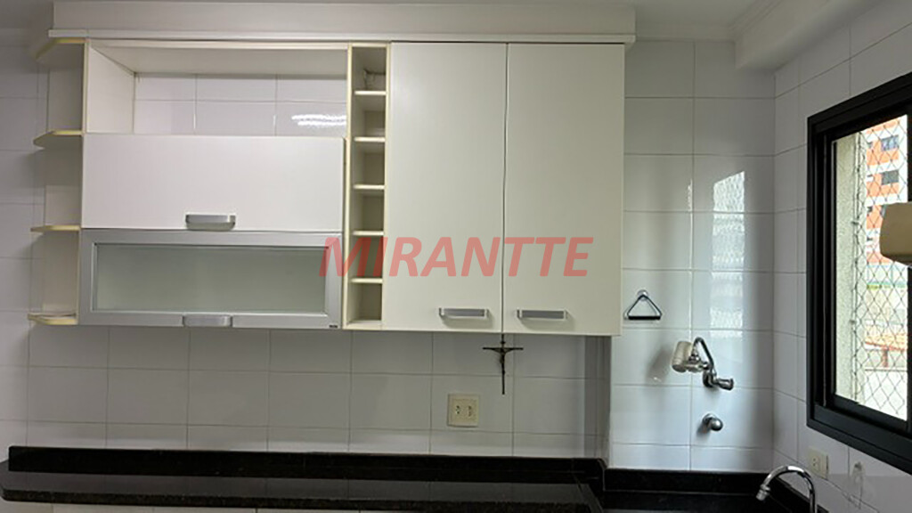 Apartamento de 95m² com 3 quartos em Água Fria