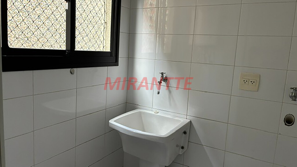 Apartamento de 95m² com 3 quartos em Água Fria