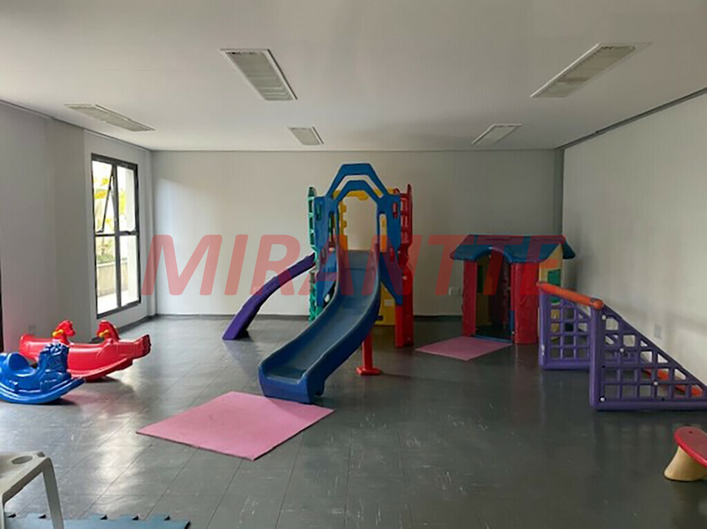 Apartamento de 95m² com 3 quartos em Água Fria