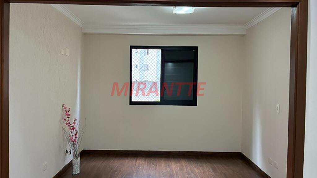 Apartamento de 95m² com 3 quartos em Água Fria