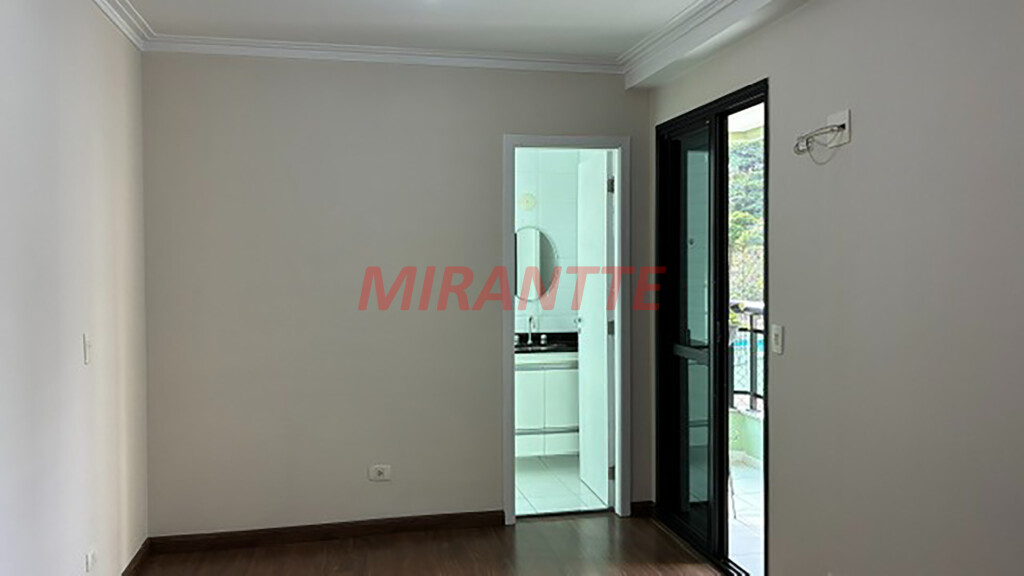 Apartamento de 95m² com 3 quartos em Água Fria