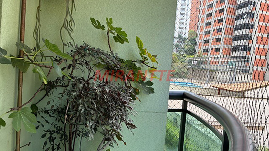 Apartamento de 95m² com 3 quartos em Água Fria