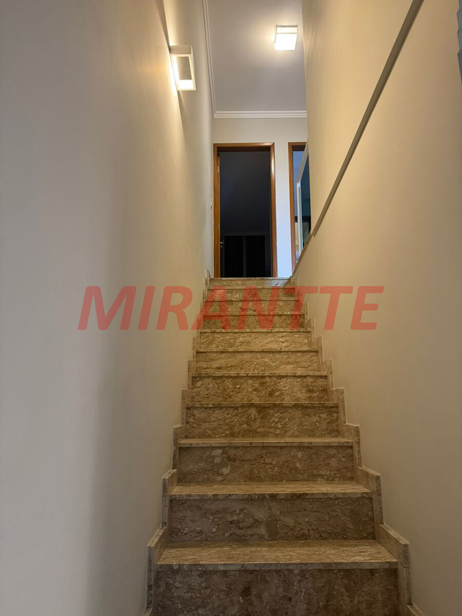 Cond. fechado de 100m² com 3 quartos em Santana