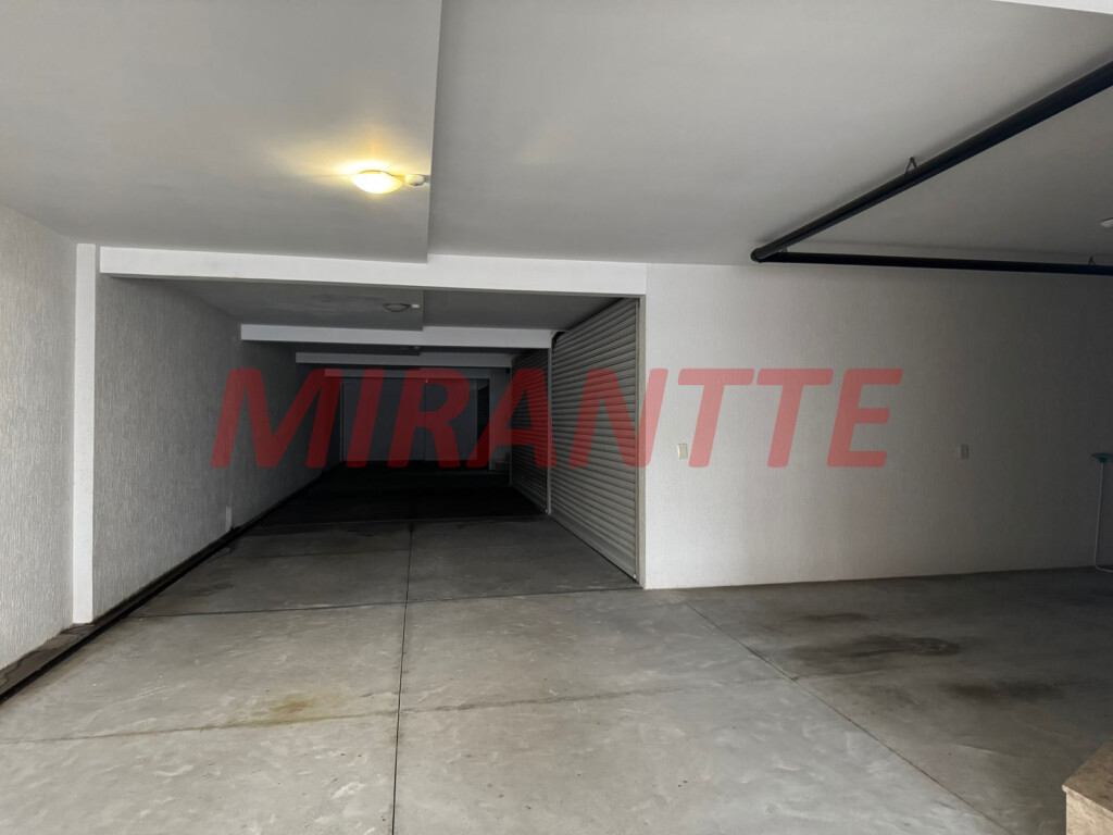 Cond. fechado de 100m² com 3 quartos em Santana