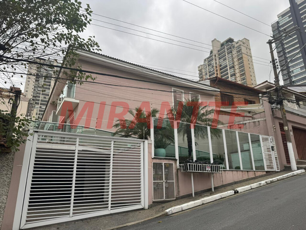 Cond. fechado de 100m² com 3 quartos em Santana