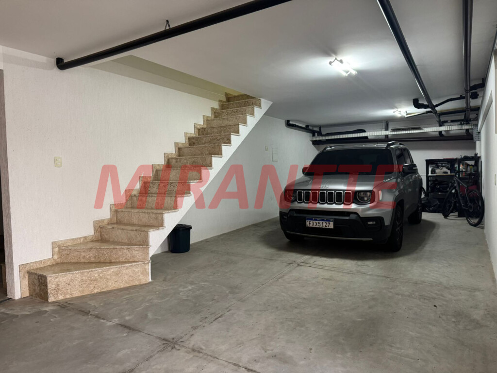 Cond. fechado de 100m² com 3 quartos em Santana