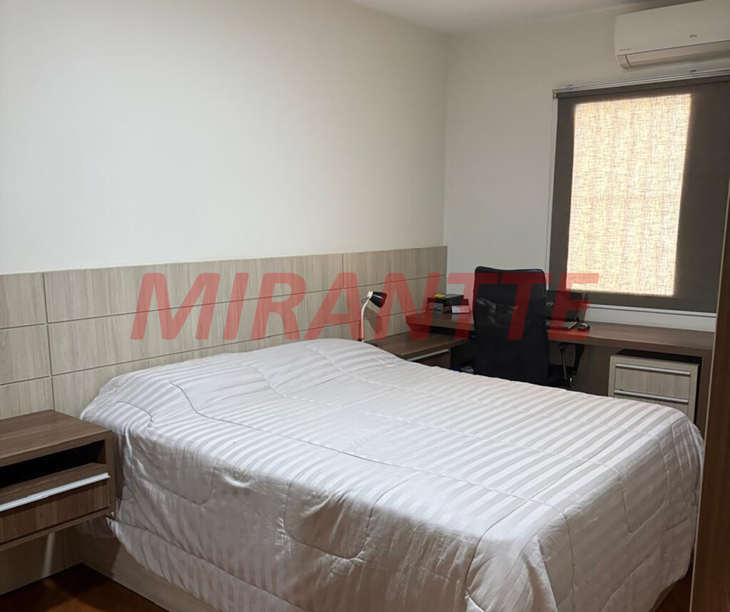 Sobrado de 198m² com 3 quartos em Água Fria
