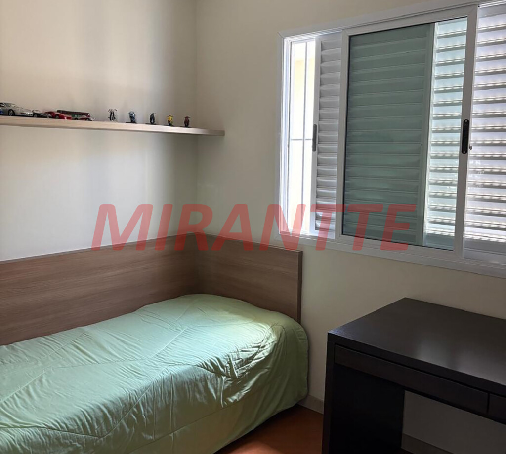 Sobrado de 198m² com 3 quartos em Água Fria