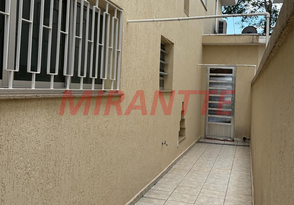 Sobrado de 198m² com 3 quartos em Água Fria