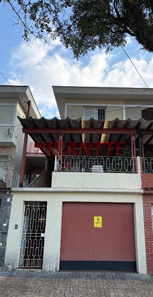 Sobrado de 198m² com 3 quartos em Água Fria