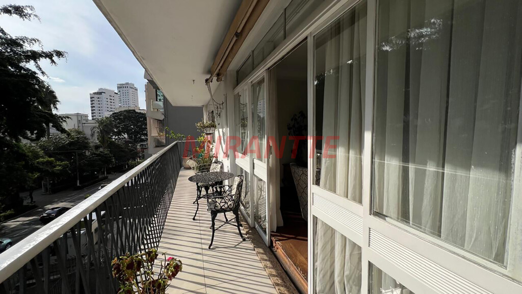 Apartamento de 220m² com 3 quartos em Higienópolis