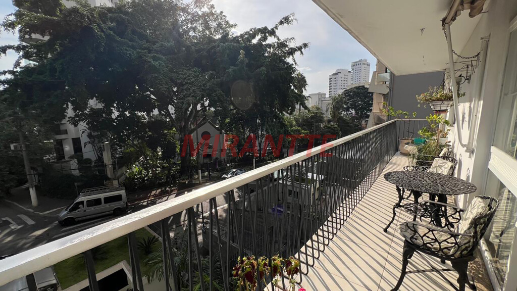 Apartamento de 220m² com 3 quartos em Higienópolis