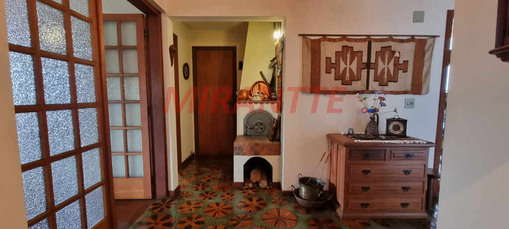 Sobrado de 392m² com 6 quartos em Tremembe