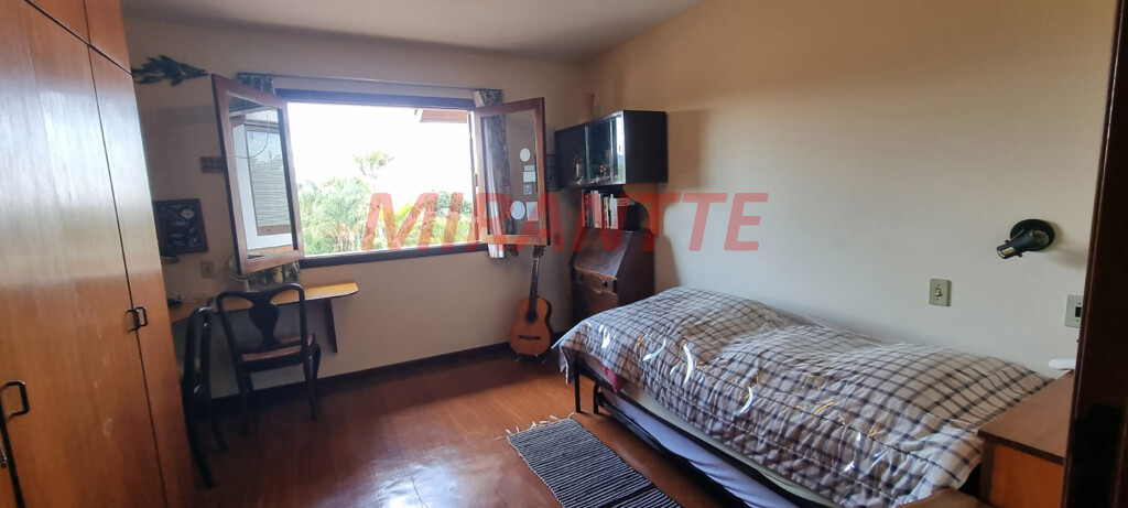 Sobrado de 392m² com 6 quartos em Tremembe