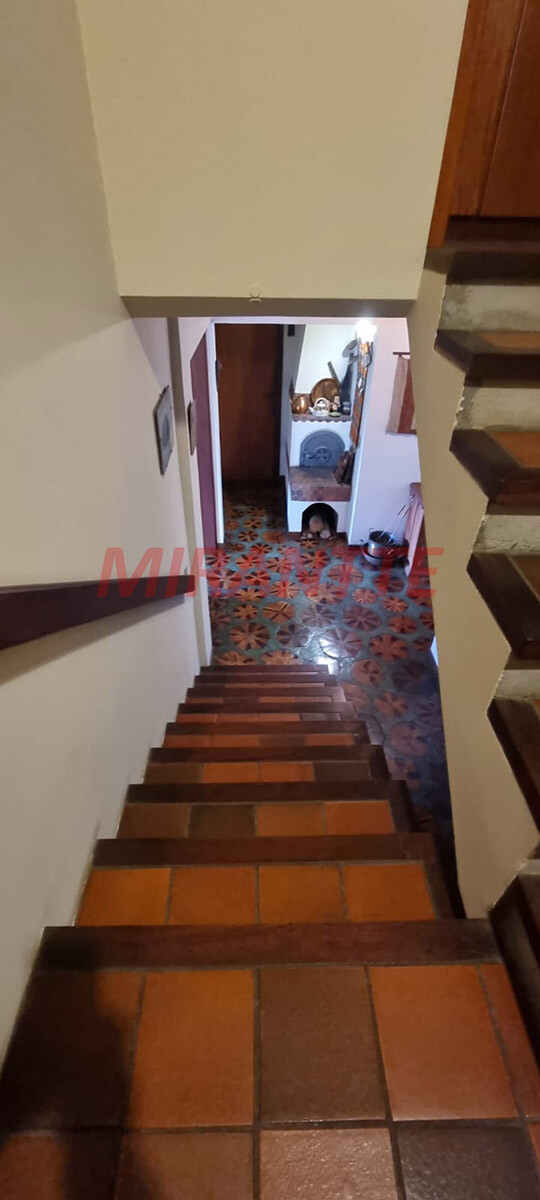 Sobrado de 392m² com 6 quartos em Tremembe