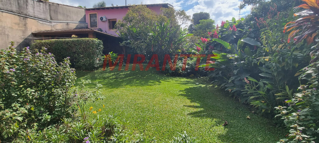 Sobrado de 392m² com 6 quartos em Tremembe