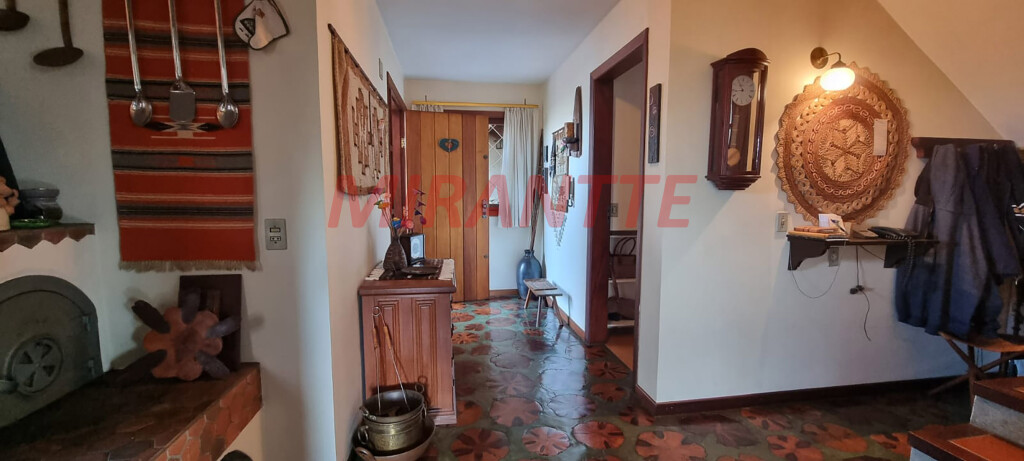 Sobrado de 392m² com 6 quartos em Tremembe