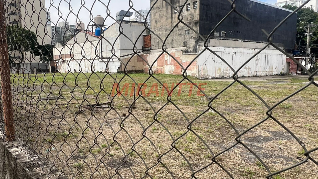 Terreno de 1500m² em Santana