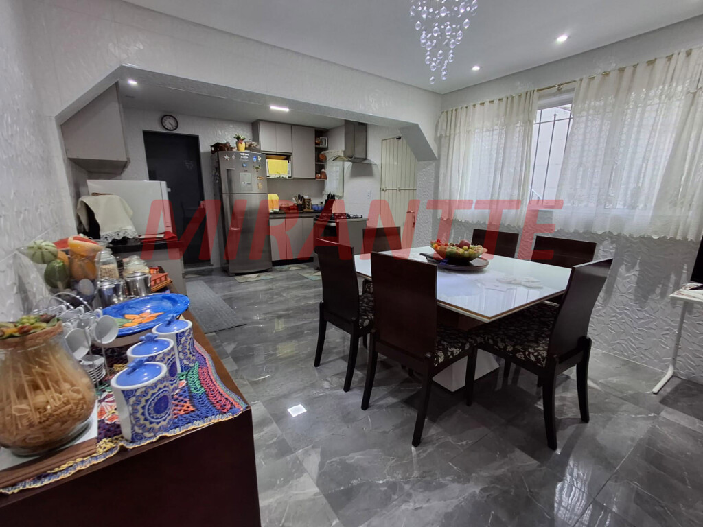 Sobrado com 2 quartos em Vila Nova Mazzei