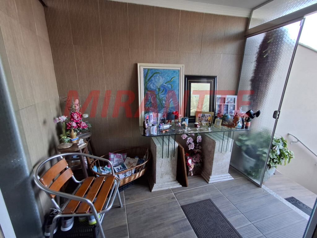 Sobrado com 2 quartos em Vila Nova Mazzei