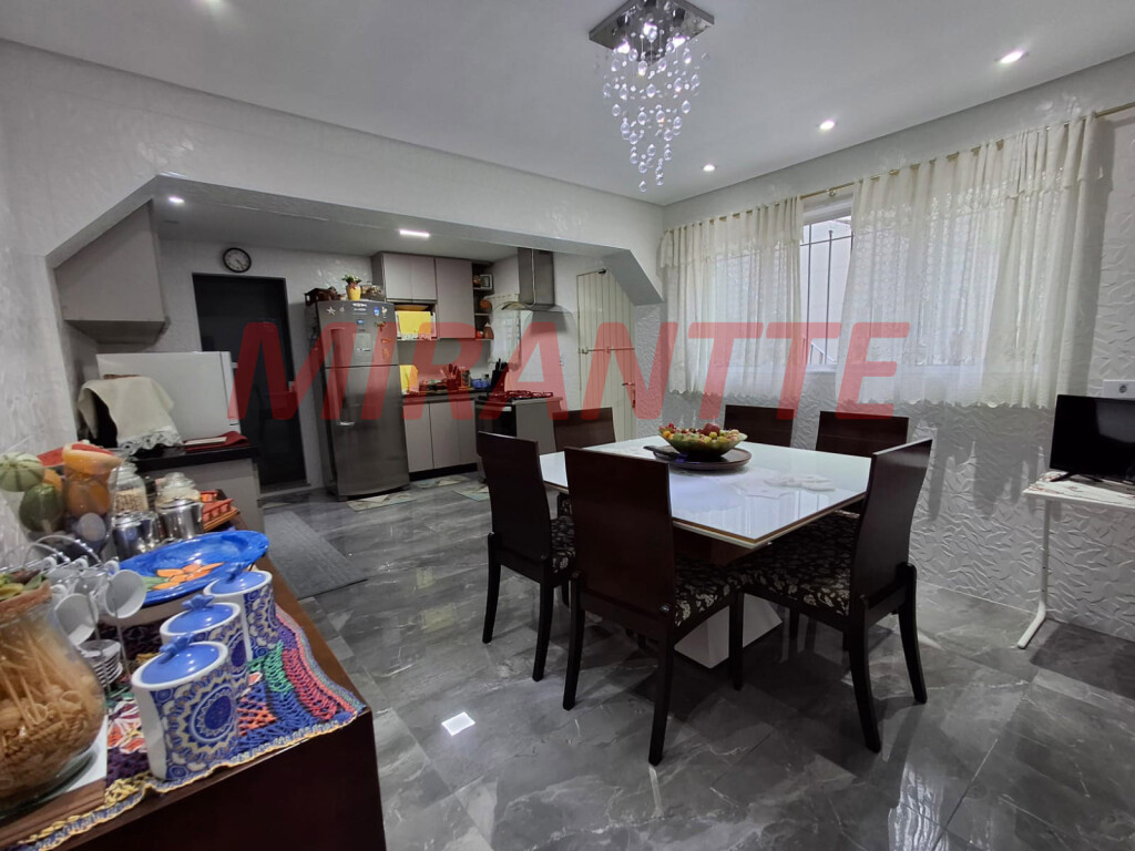 Sobrado com 2 quartos em Vila Nova Mazzei