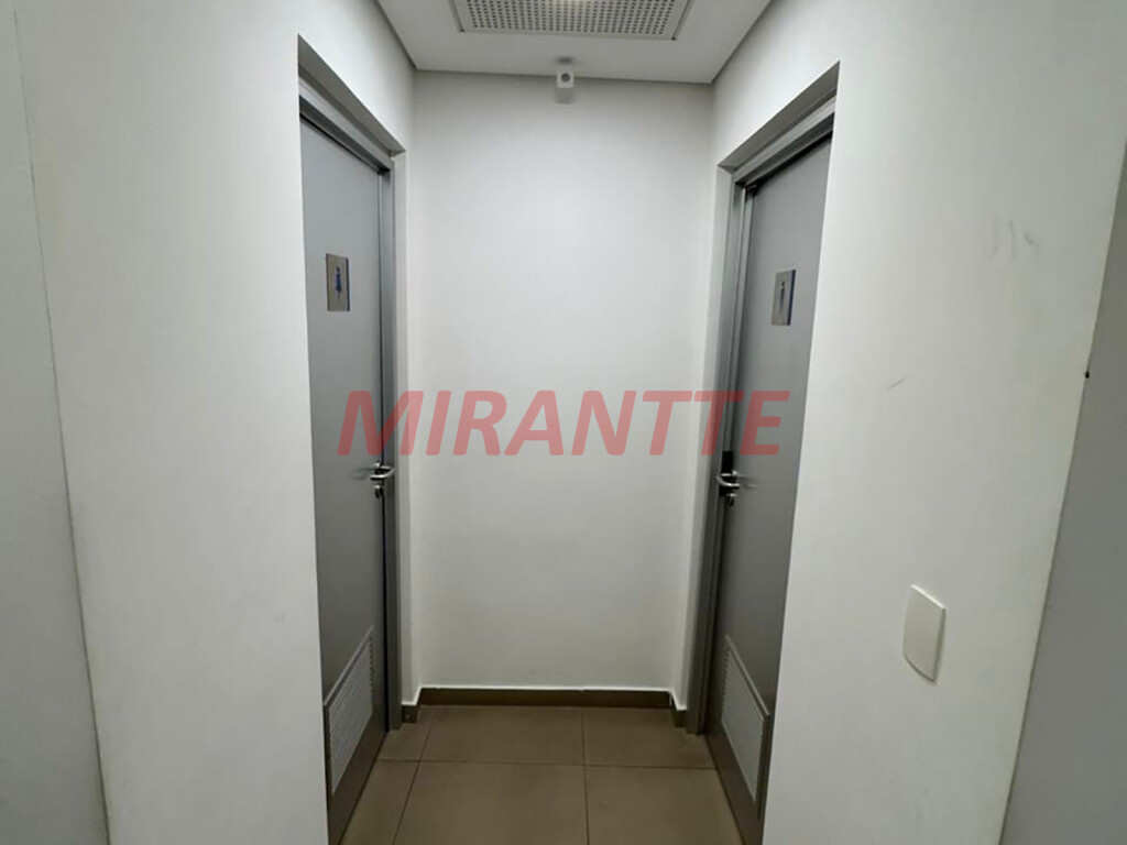 Comercial de 1612m² em Casa Verde