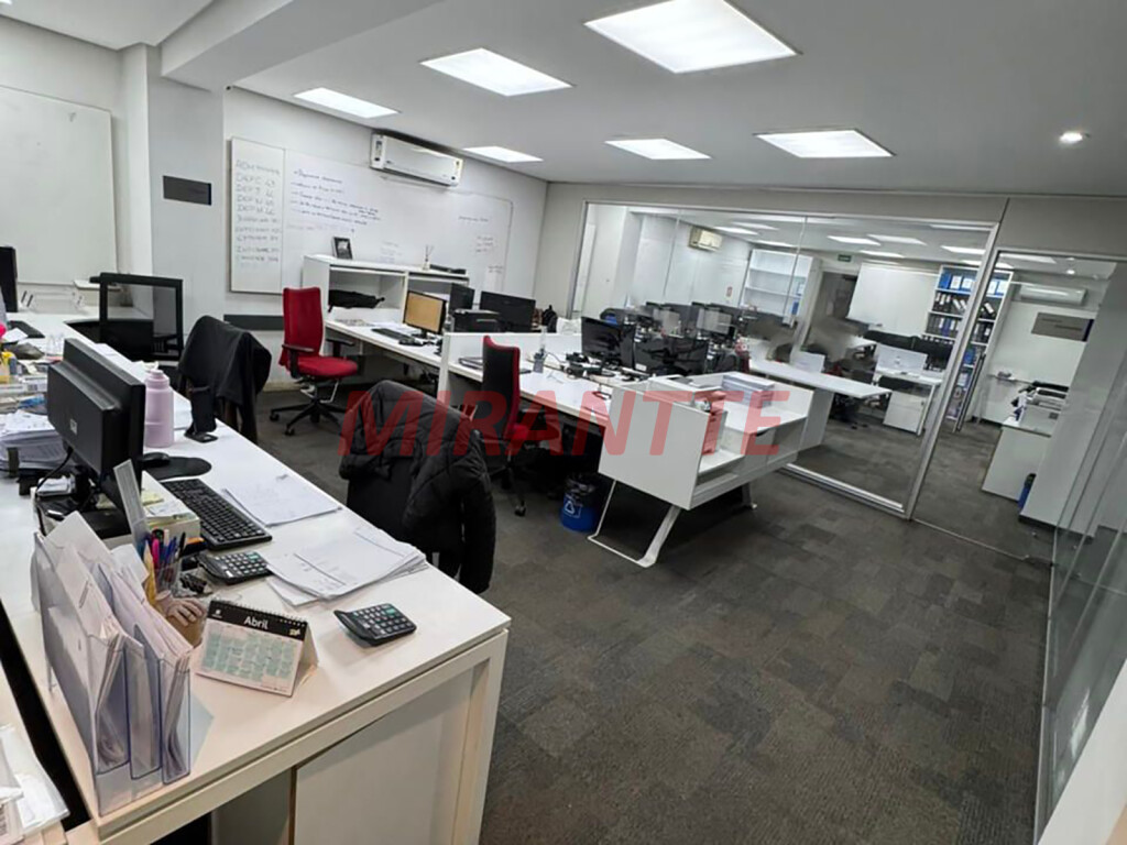Comercial de 1612m² em Casa Verde