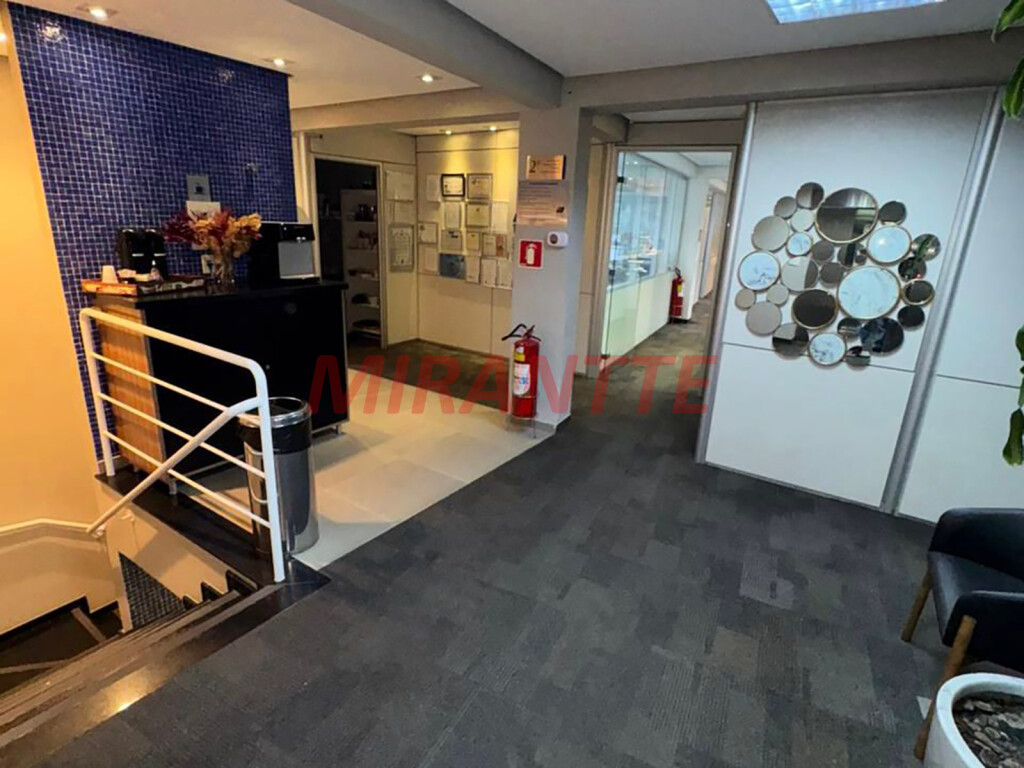 Comercial de 1612m² em Casa Verde