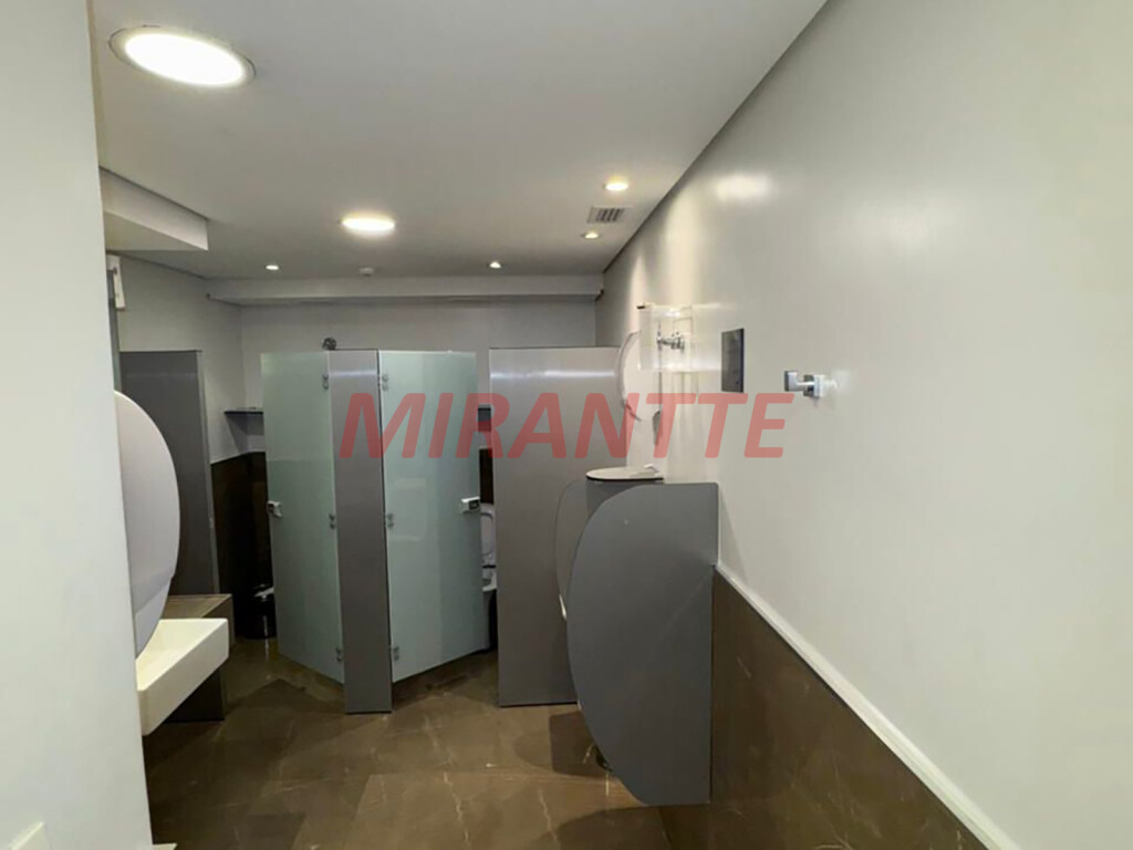Comercial de 1612m² em Casa Verde