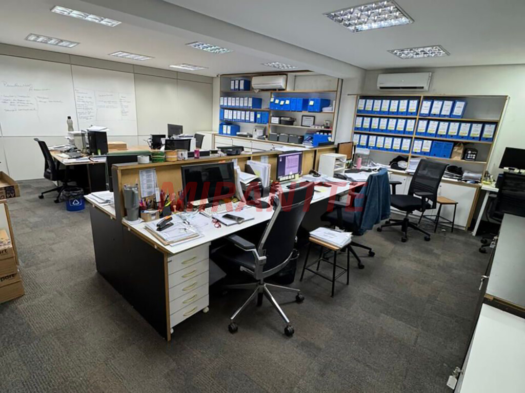 Comercial de 1612m² em Casa Verde