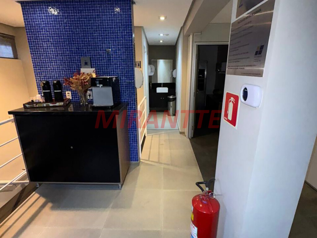 Comercial de 1612m² em Casa Verde