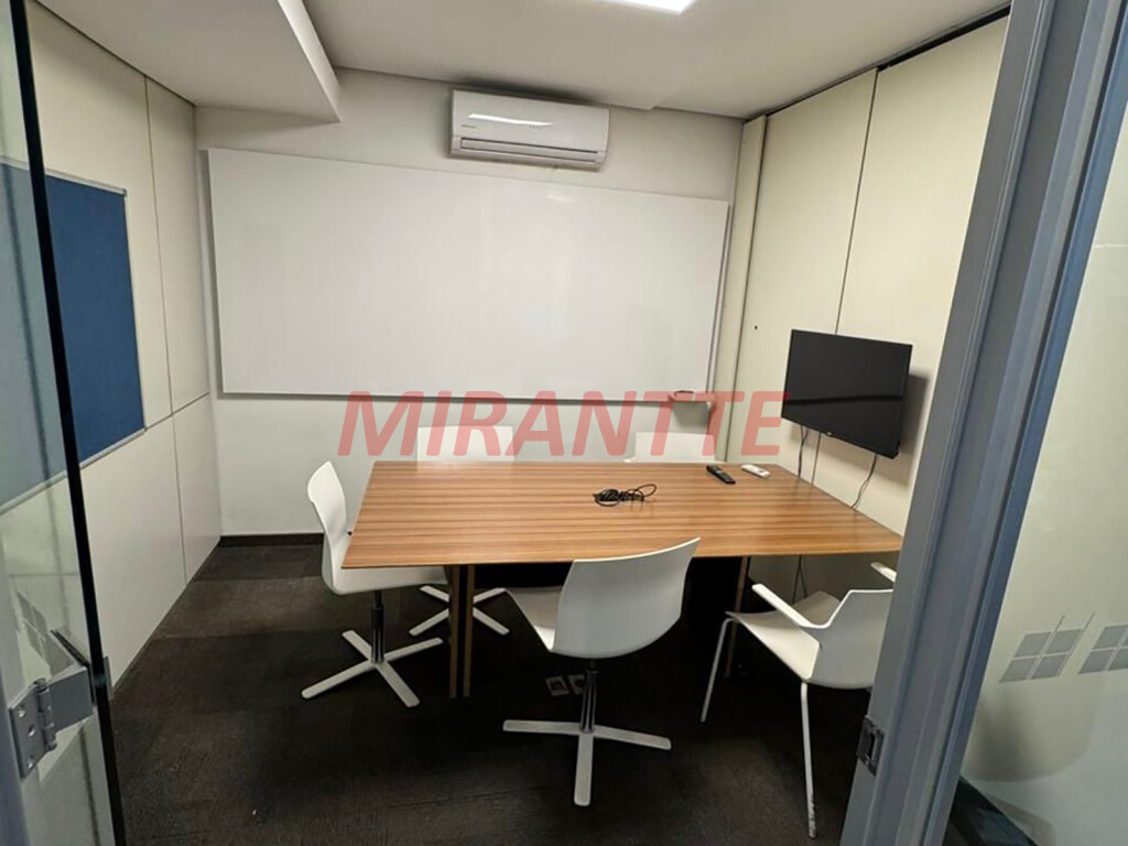 Comercial de 1612m² em Casa Verde