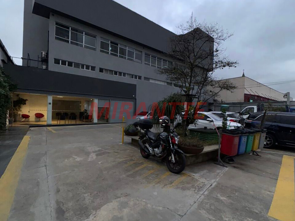 Comercial de 1612m² em Casa Verde