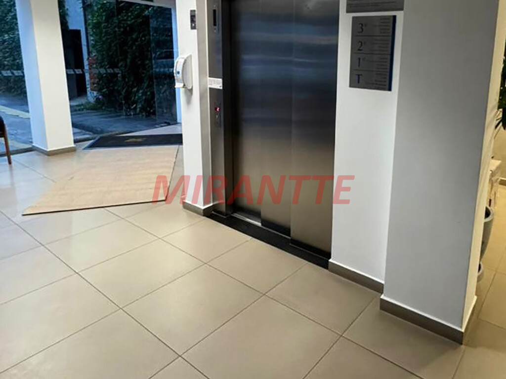 Comercial de 1612m² em Casa Verde