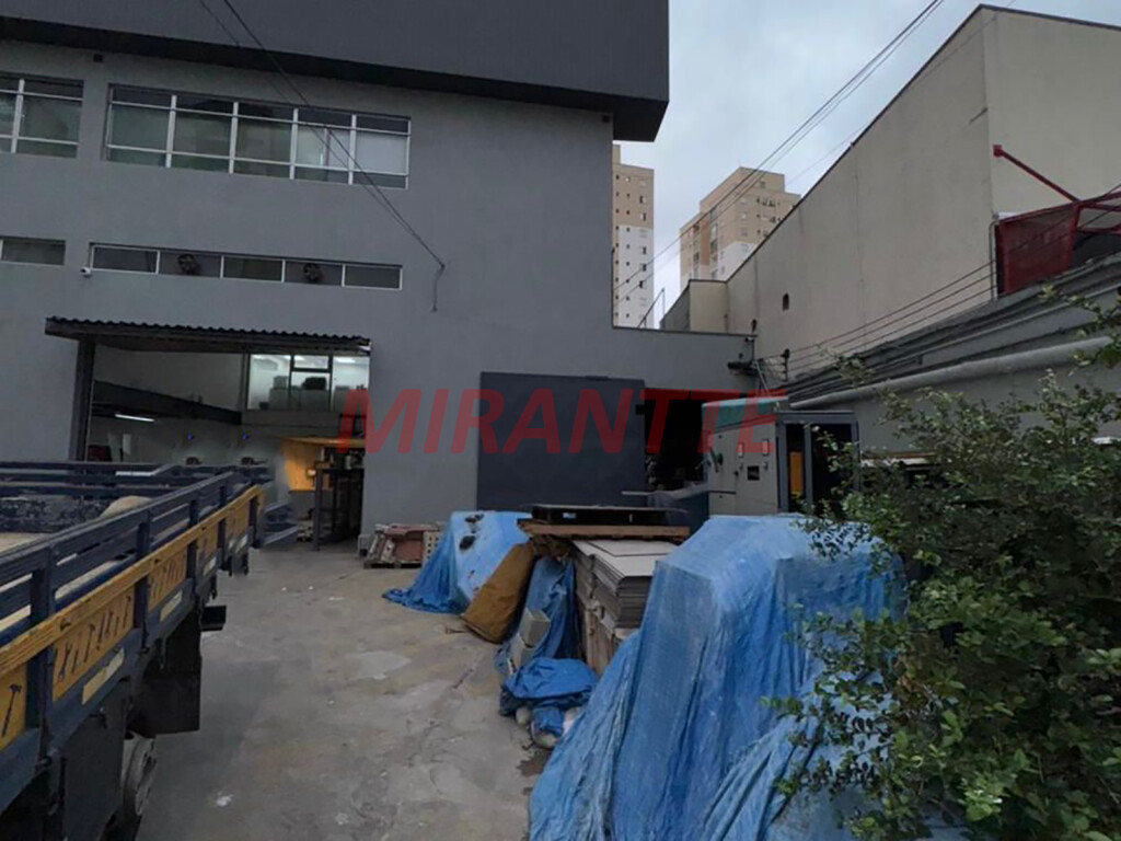 Comercial de 1612m² em Casa Verde