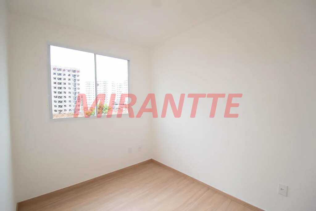Apartamento de 40m² com 2 quartos em Jardim das Gracas