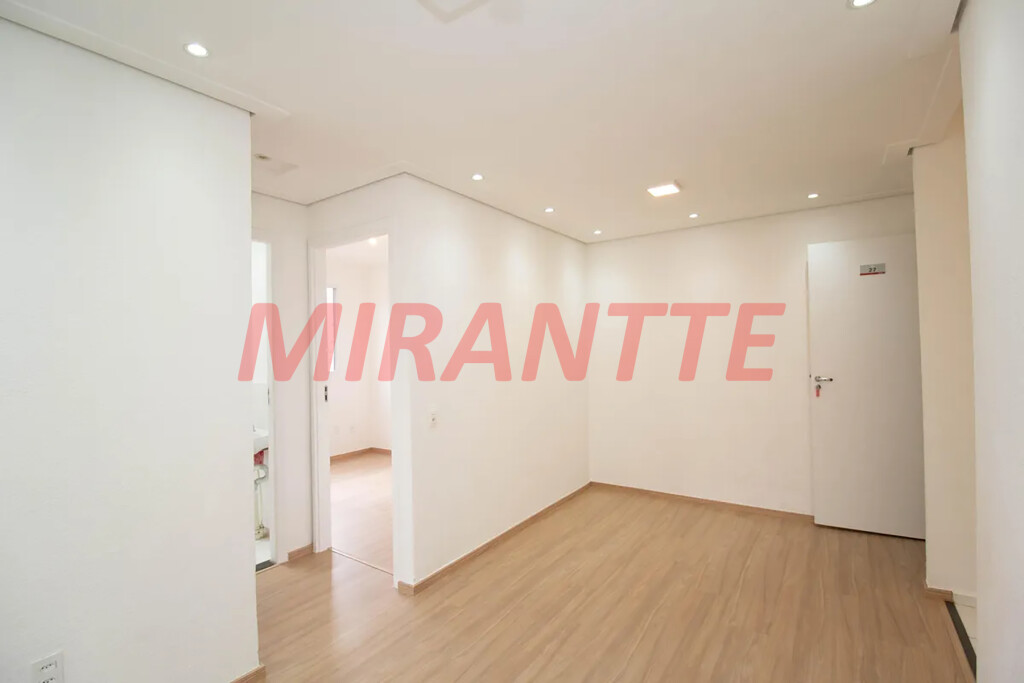 Apartamento de 40m² com 2 quartos em Jardim das Gracas