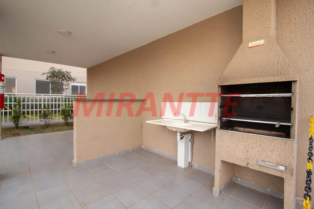 Apartamento de 40m² com 2 quartos em Jardim das Gracas