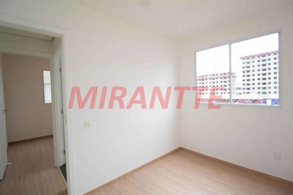 Apartamento de 40m² com 2 quartos em Jardim das Gracas