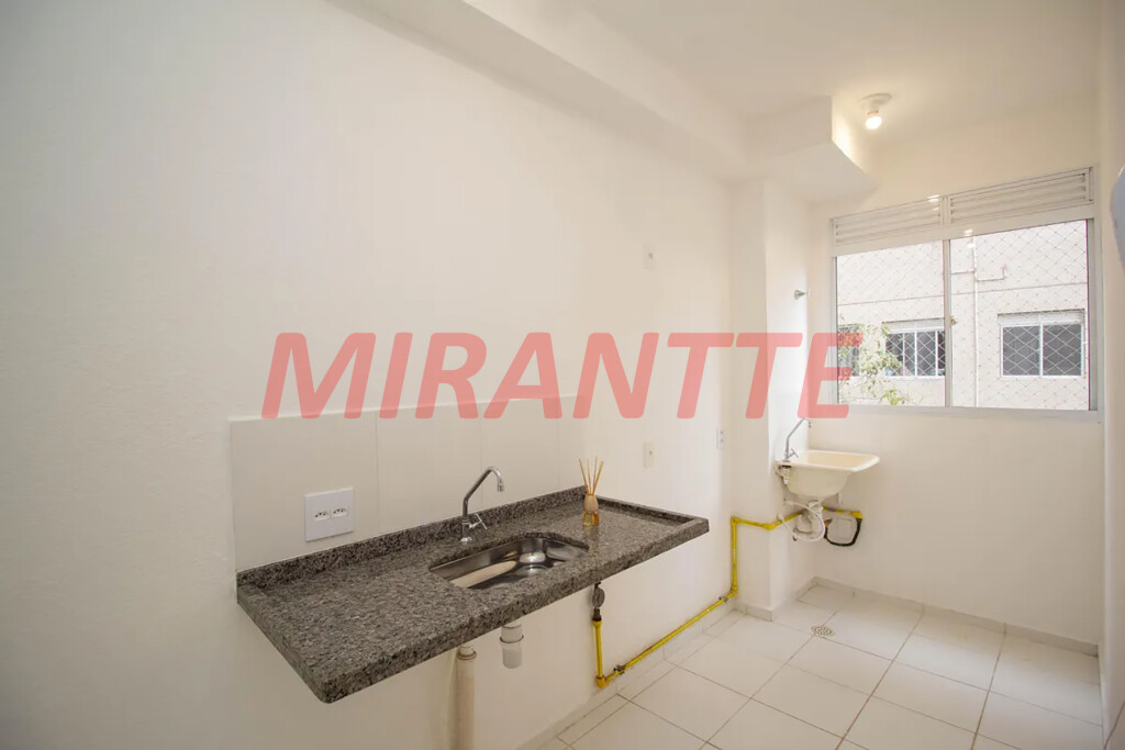 Apartamento de 40m² com 2 quartos em Jardim das Gracas