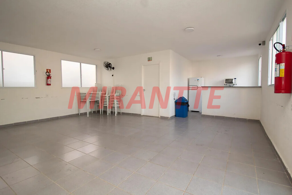 Apartamento de 40m² com 2 quartos em Jardim das Gracas