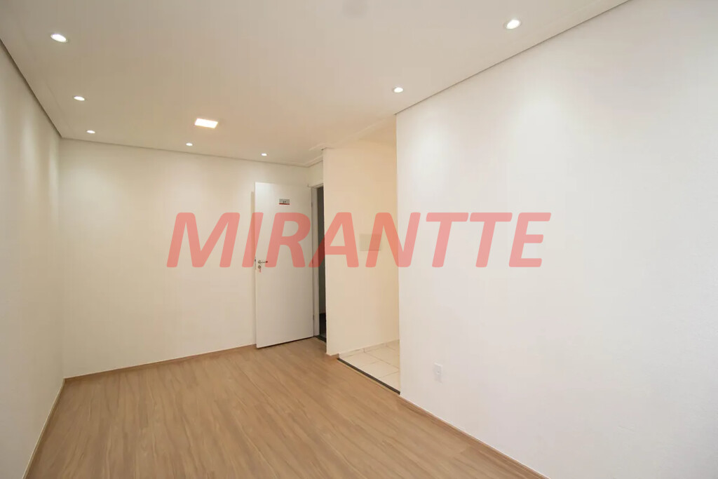 Apartamento de 40m² com 2 quartos em Jardim das Gracas