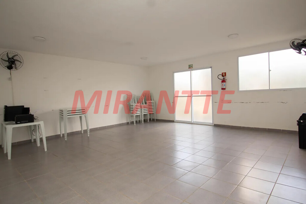 Apartamento de 40m² com 2 quartos em Jardim das Gracas