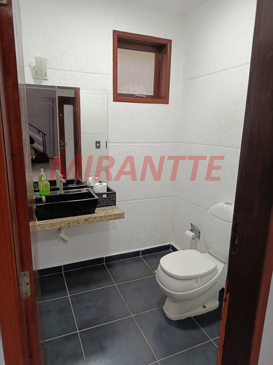 Cond. fechado de 346m² com 4 quartos em Roseira