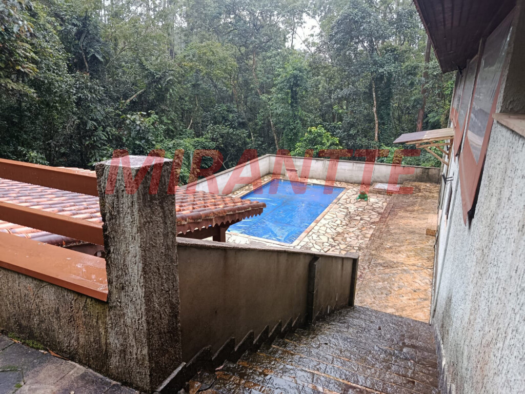 Cond. fechado de 346m² com 4 quartos em Roseira